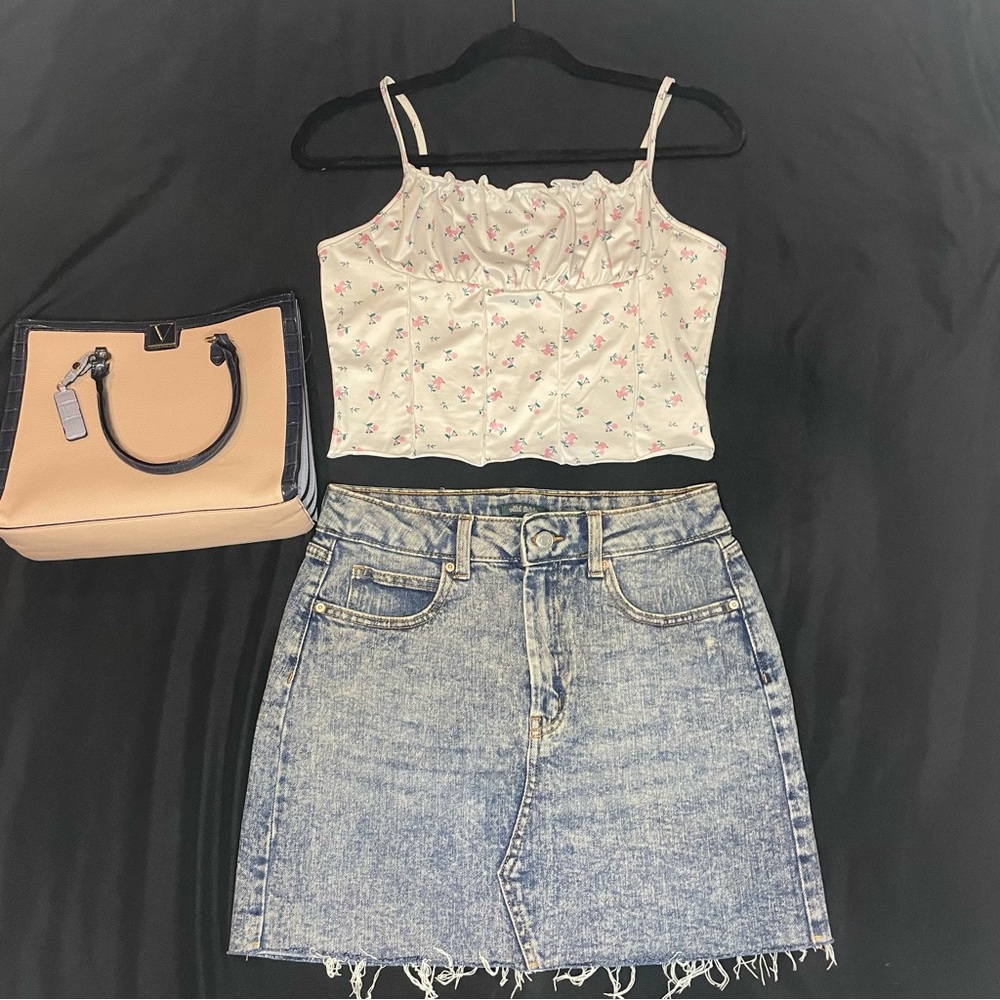 Floral Tank - Picture 3 of 3